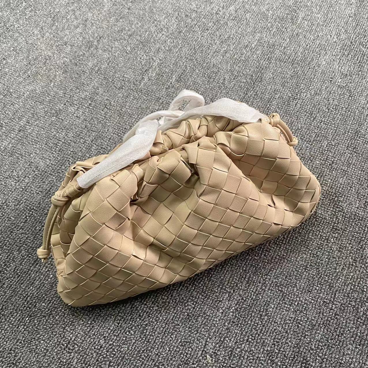 包包女新款皱褶饺子包真皮云朵包牛皮编织单肩斜挎包阿希歌同款